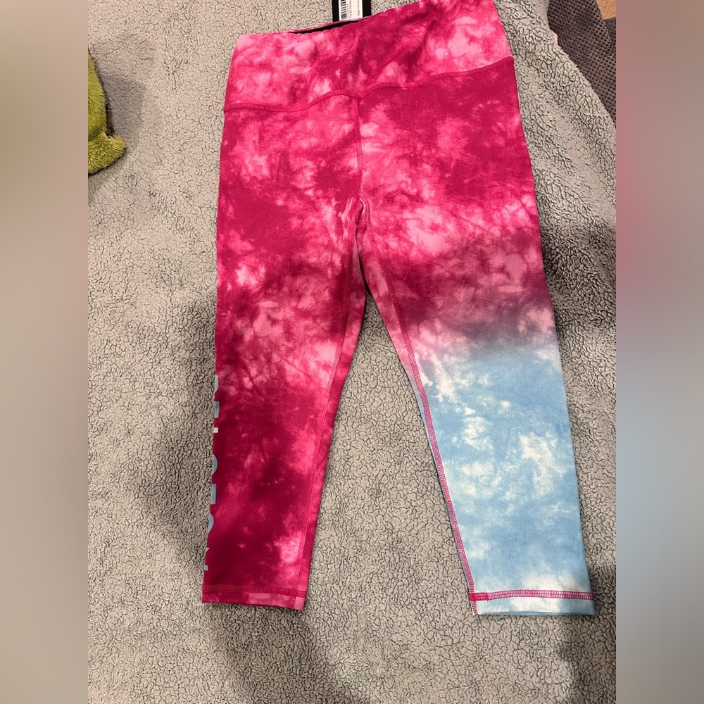 Peloton Hot Pink Ombre Capri Leggings Size M
